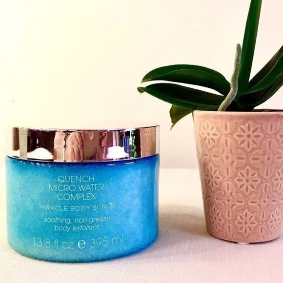 Quench Miracle Body Scrub sz 13.8 Fl Oz Micro Water Complex - Picture 2 of 7